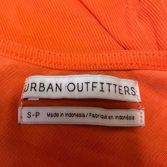 Urban Outfitters Women's Orange Rib Knit Sleeveless Cowl Neck Crop Tank Top Sz S - Picture 3 of 3